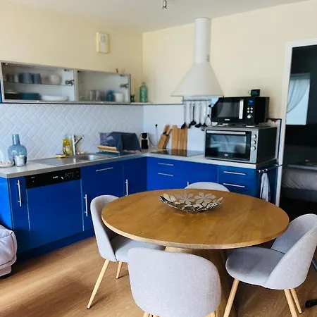 * Le Hameau De La * Apartment